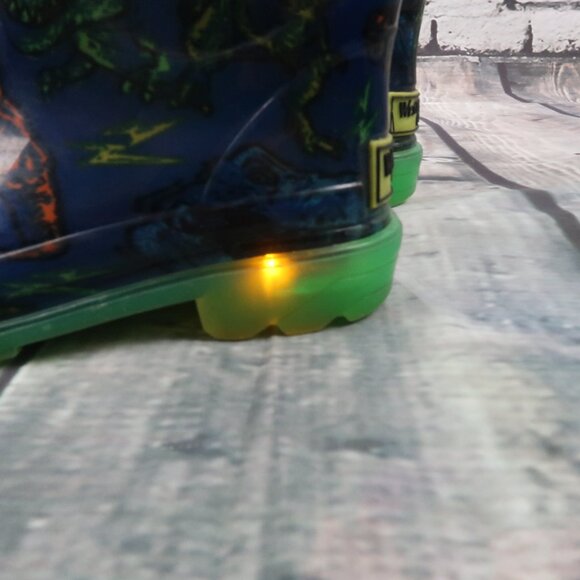 WESTERN CHIEF GREEN & BLUE DINOSAUR LIGHT UP RAIN BOOTS SIZE 8 - Picture 4 of 5